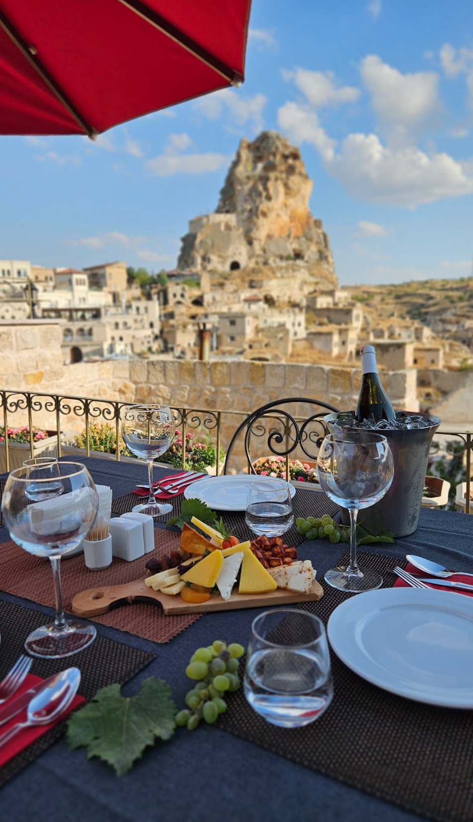 Hezen Restaurant with the view to the valley